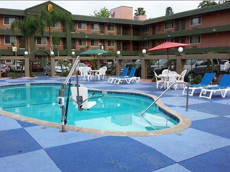  Hotel Super 8 by Wyndham Pasadena/LA Area , Pasadena